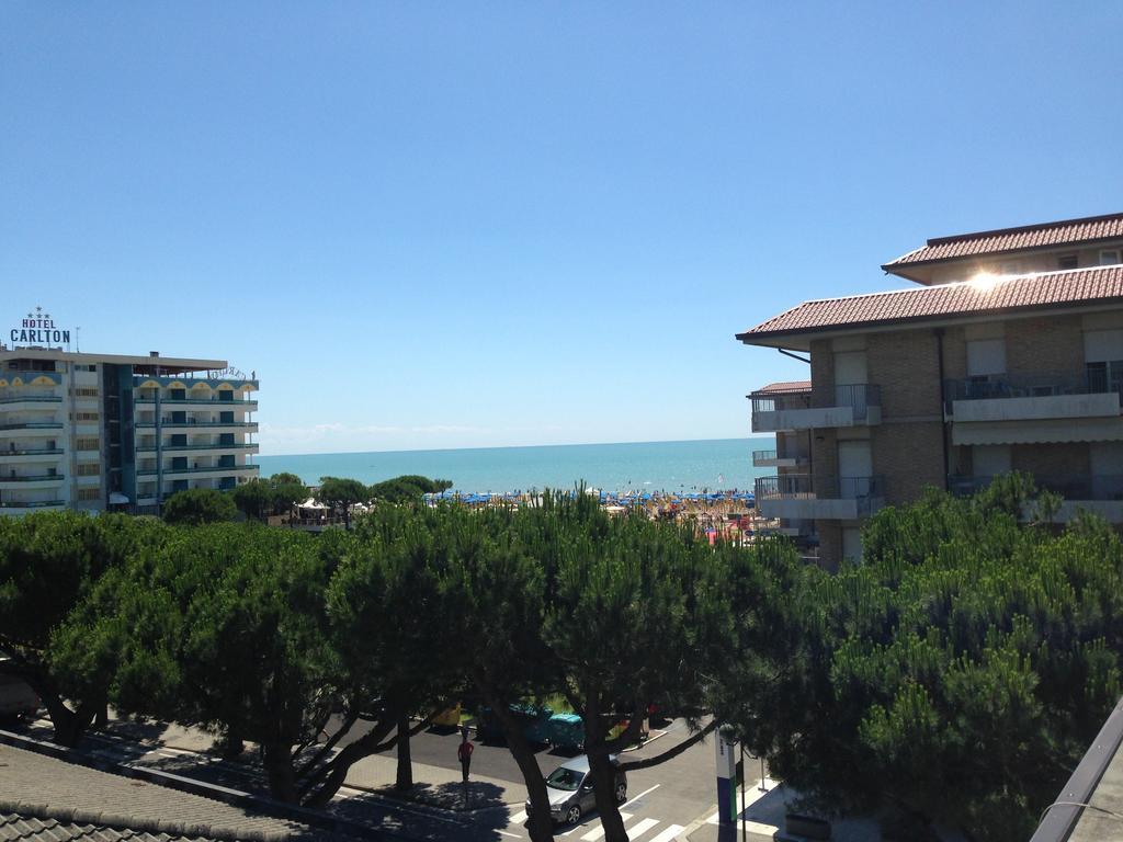 Residence Gallo - Walterigato Apartments Per Solo Famiglie Лідо-ді-Єзоло Екстер'єр фото