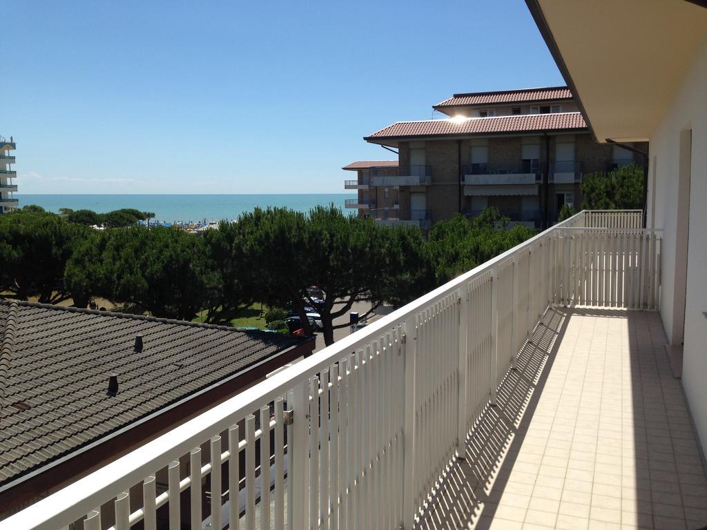 Residence Gallo - Walterigato Apartments Per Solo Famiglie Лідо-ді-Єзоло Номер фото