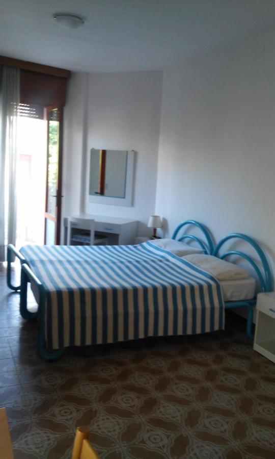 Residence Gallo - Walterigato Apartments Per Solo Famiglie Лідо-ді-Єзоло Екстер'єр фото